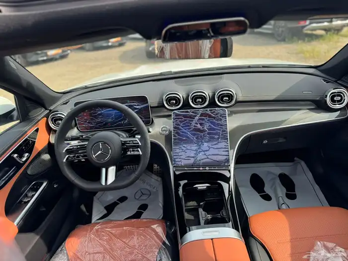 مرسيدس C200 موديل 2025(اصفار) 17