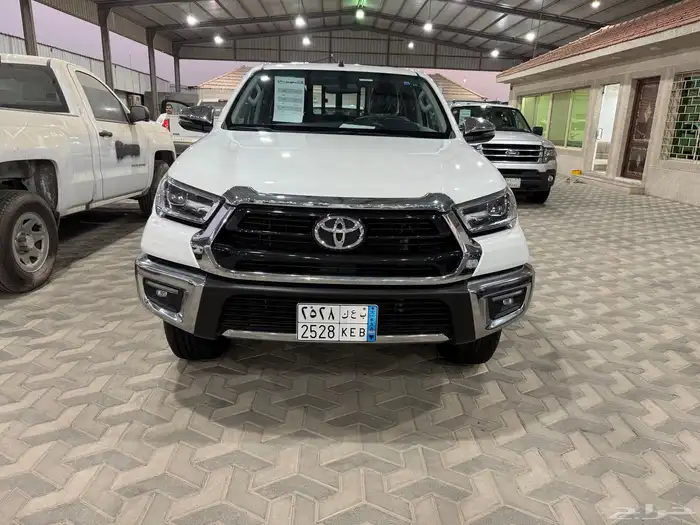 هايلكس 2025 ماشيه 10 ألاف فل ( تم البيع ) 3