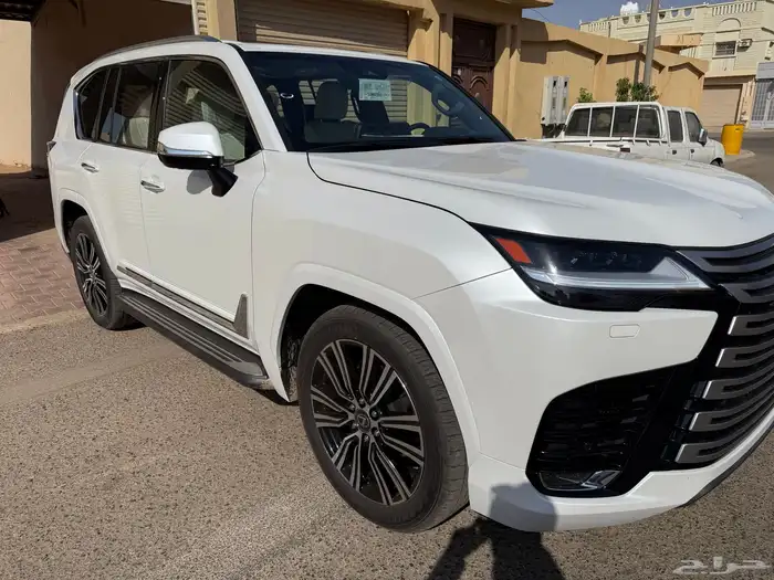 جيب لكزس 2025 Lx BB جديد اصفار 13