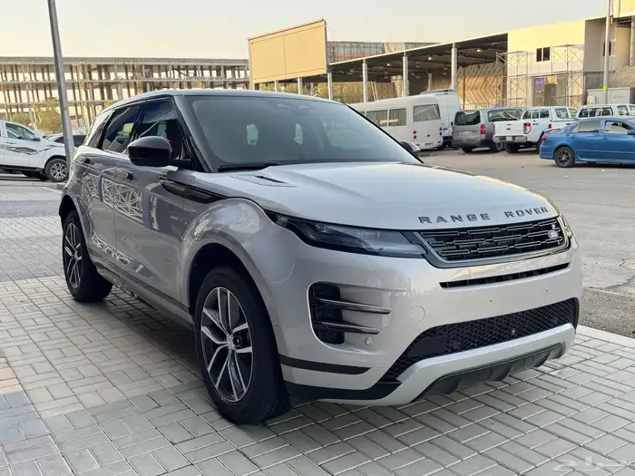 رنج روفر ايفوك 2024 Dynamic SE على الضمان 1