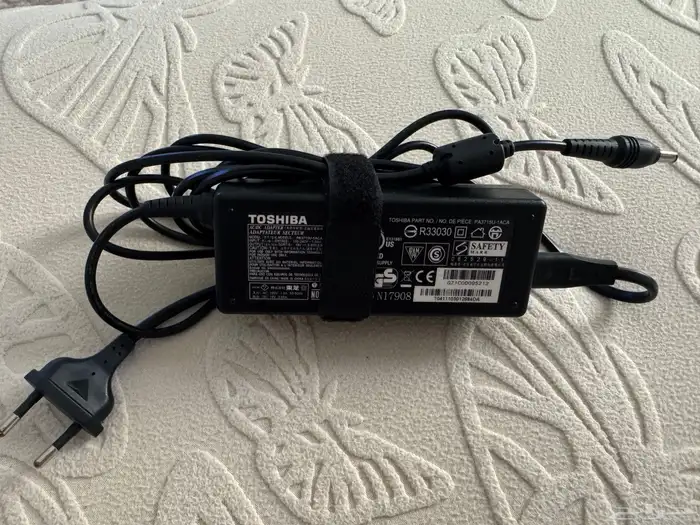 للبيع لابتوب توشيبا ستالايت SATELLITE L755 6