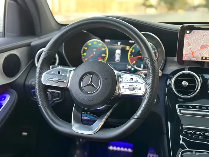 مرسيدس GLC200 كوب بحاله الوكاله ماشي 47 الف فقط 18