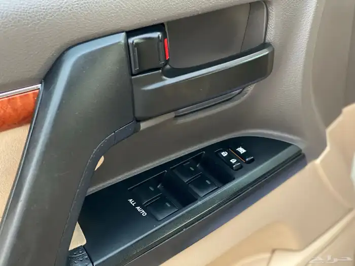 تويوتا لاند كروزر GXR V8 13