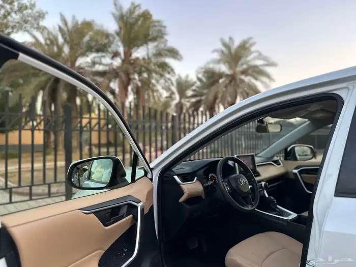 تويوتا راف فور موديل 2023 سعودي ستاندر دبل بنزين 29