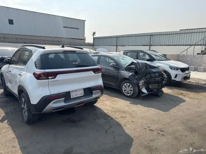 سيارات مصدومه 36