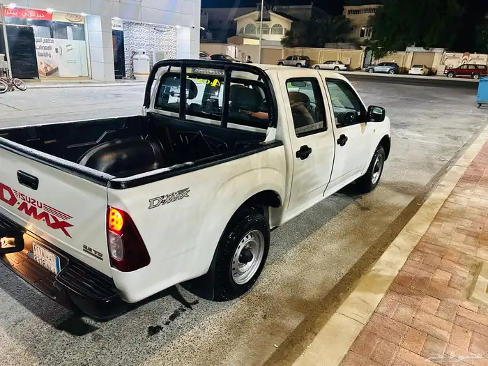 ايسوزو ديماكس  موديل 2012 4