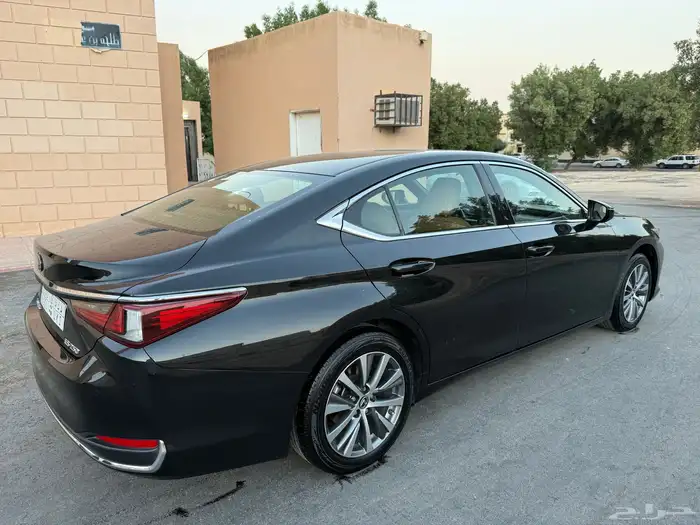 للبيع لكزس 2020 ES250 سعودي 5