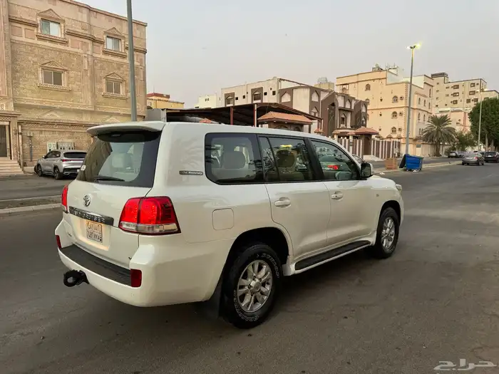 لاندكروزر 2009 فل كامل 8 سلندر 8