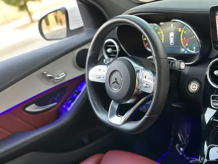 مرسيدس GLC200 كوب بحاله الوكاله ماشي 47 الف فقط 25