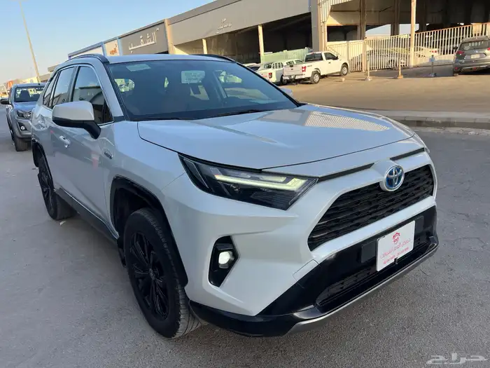 تويوتا راف فور 2023 نص فل هايبرد دبل XLE 1