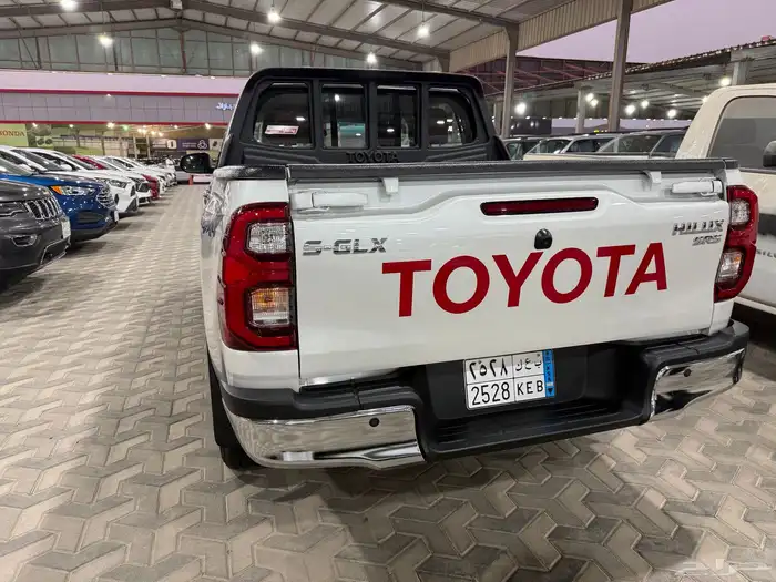 هايلكس 2025 ماشيه 10 ألاف فل ( تم البيع ) 11