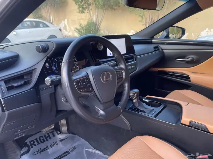 لكزس 250 فئة AA موديل 2023 13