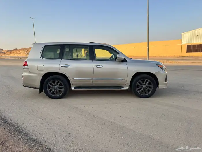 لكزس 2013 عبدالطيف جميل 3