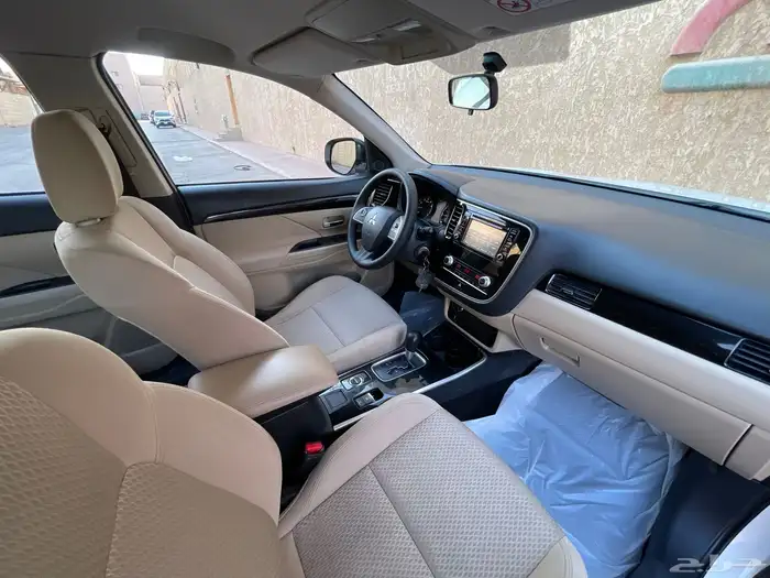 ميتسوبيشي اوتلاندر 2020 40