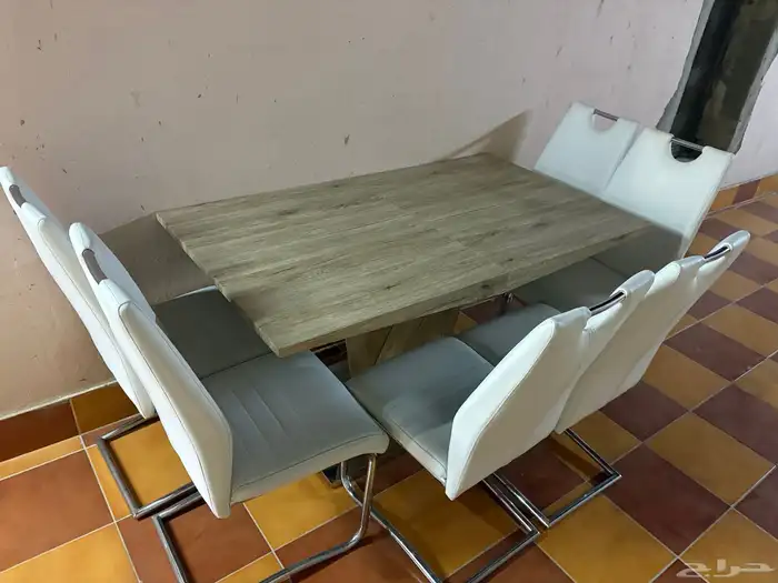 طاولة طعام 0