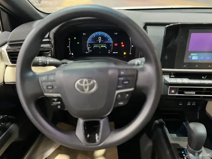 تويوتا   كامري E استاندر بنزين 2025 جديد سعودي 118.450 شامل 21