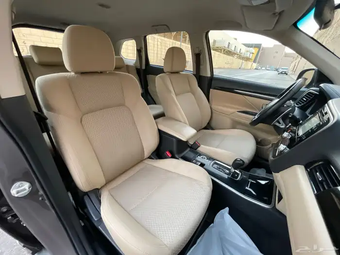 ميتسوبيشي اوتلاندر موديل 2020 45