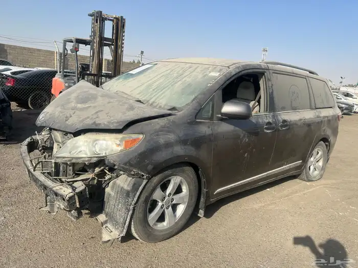 تويوتا سينا 2016 مصدوم 0