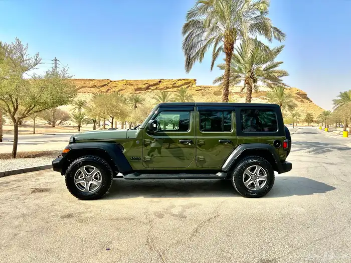 جيب رانجلر سبورت 2023 انلميتد 9