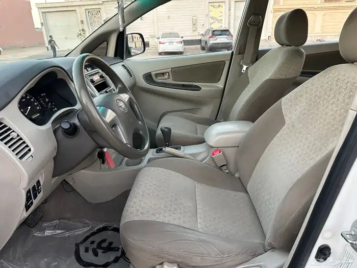 للبيع انوفا 2015 توماتيك موتر نظيف 11