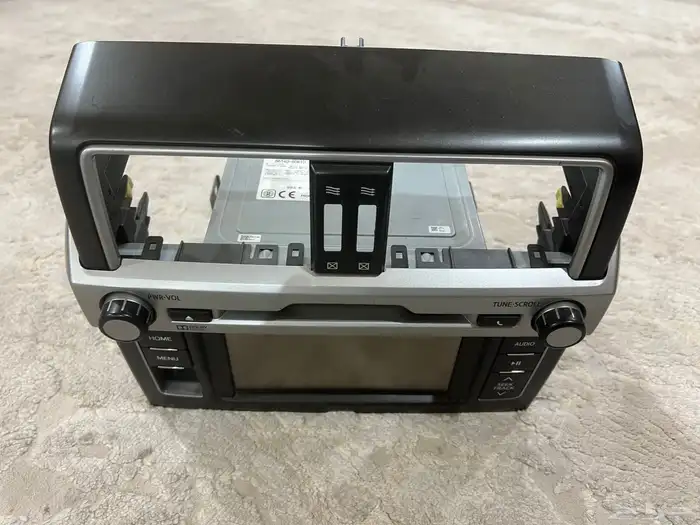 مسجل او شاشة تويوتا برادو 2016 3