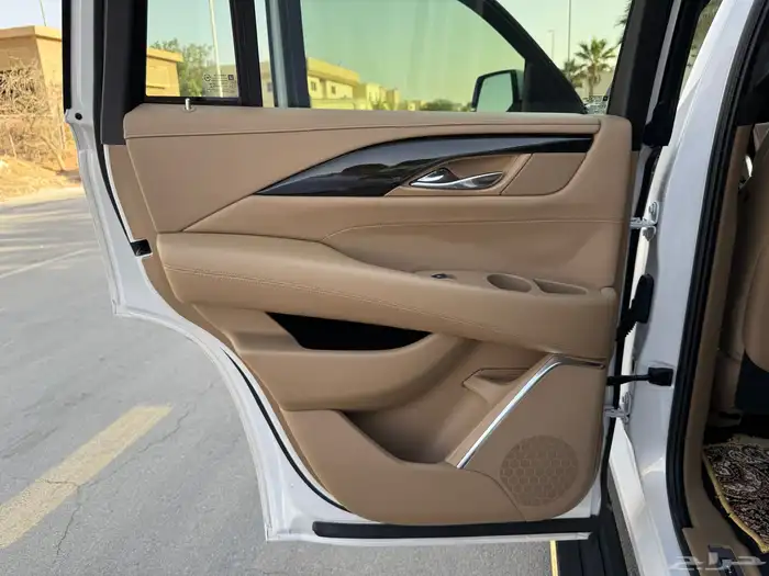 اسكاليد بلاتنيوم 2018 24