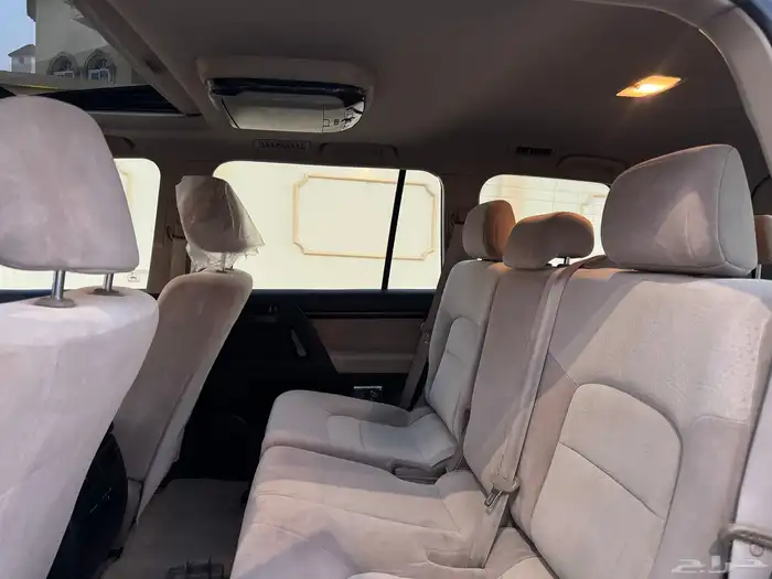 لاندكروزر 2009 فل كامل 8 سلندر 18