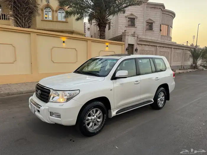 لاندكروزر 2009 فل كامل 8 سلندر 0