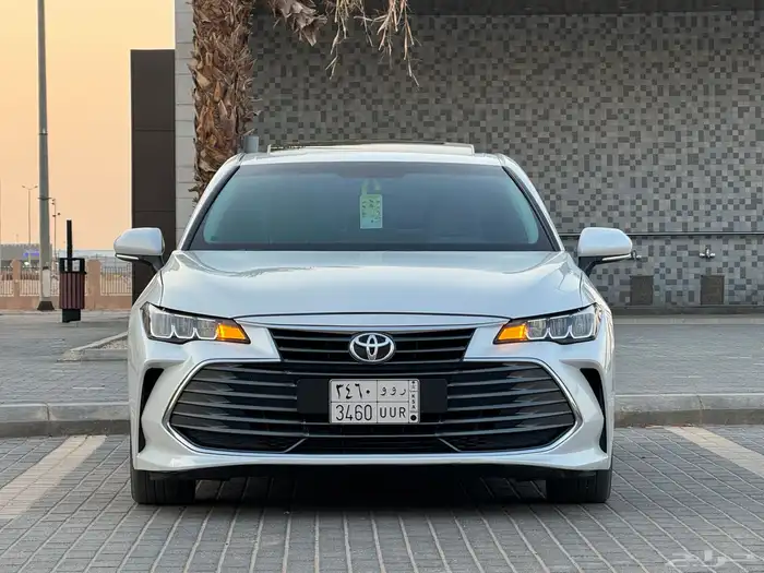 للبيع تويوتا افالون مديل 2022 2