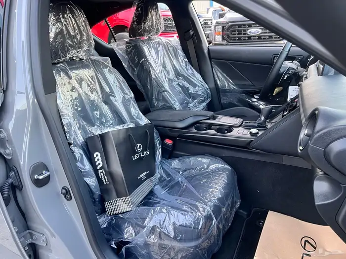 لكزس آي اس 350موديل2025 12