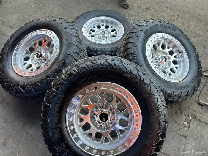 جنوط  كأمسي مع كفرات نص حجري بلاك  بير 285.70.17تاريخ 24 1