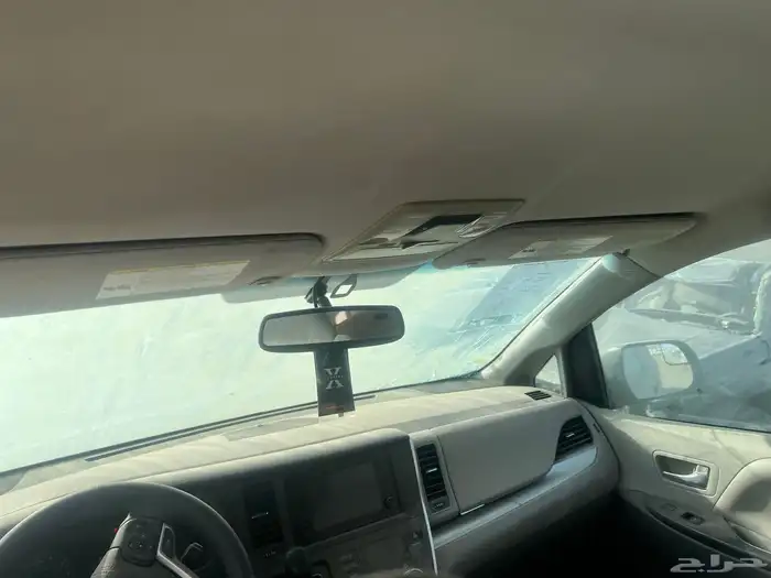 تويوتا سينا 2016 مصدوم 12