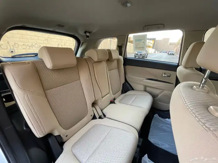 ميتسوبيشي اوتلاندر 2020 33