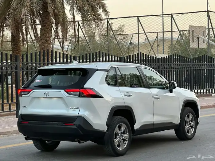 تويوتا راف فور موديل 2023 سعودي ستاندر دبل بنزين 21