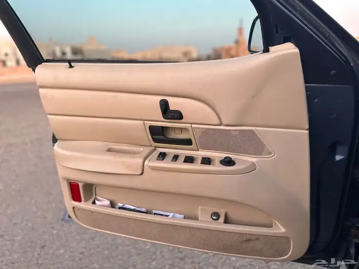 فكتوريا كحلي فل كامل نظيف 32