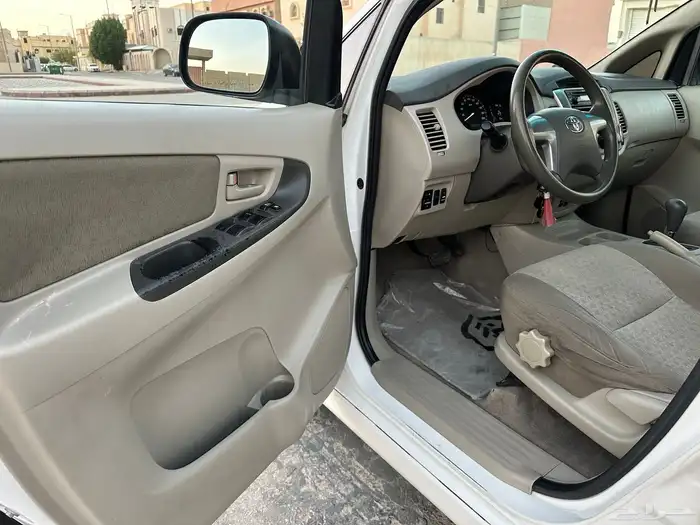 للبيع انوفا 2015 توماتيك موتر نظيف 12