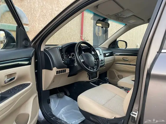 ميتسوبيشي اوتلاندر موديل 2020 18