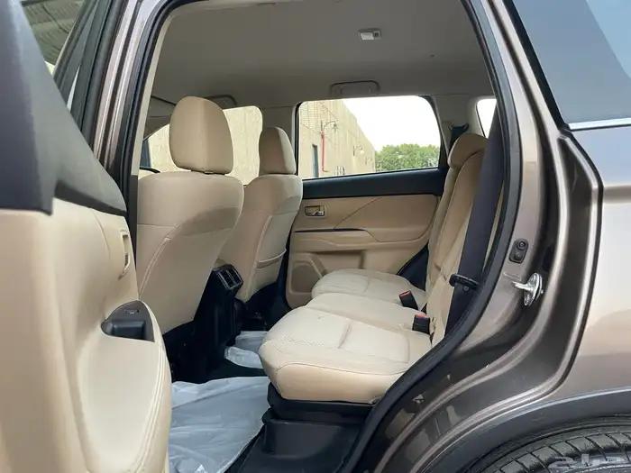 ميتسوبيشي اوتلاندر موديل 2020 31