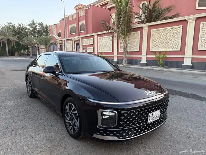 هونداي ازيرا كلاسيك 2025 سعودي شبه جديد 0