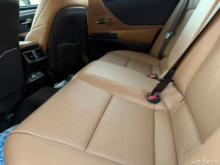 للبيع لكزس 2020 ES250 سعودي 13