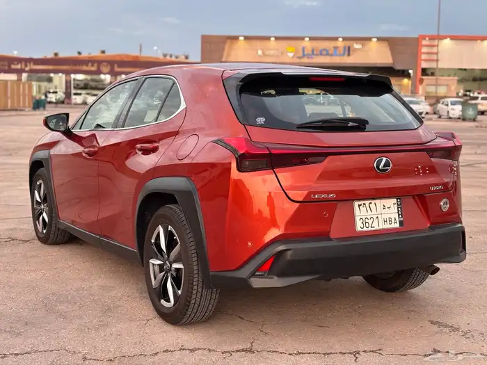 لكزس UX20 2019 مخزن بدي وكاله عداد 25 الف km 4