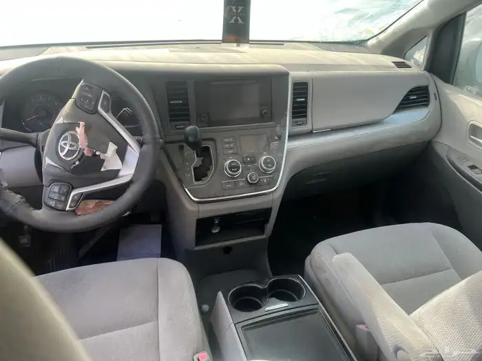 تويوتا سينا 2016 مصدوم 10