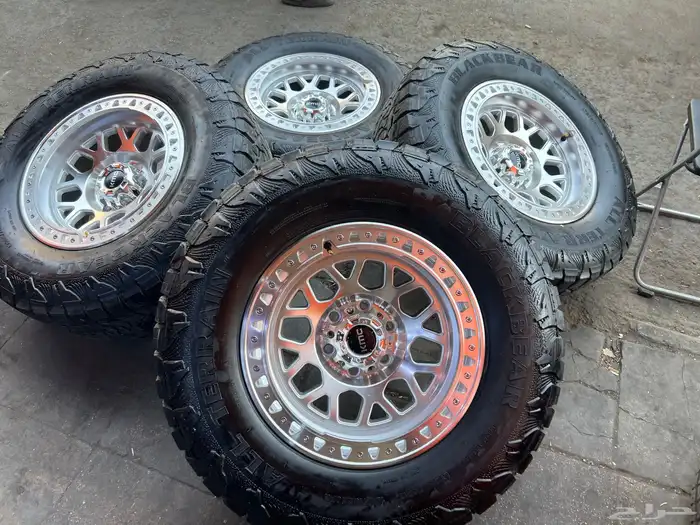 جنوط  كأمسي مع كفرات نص حجري بلاك  بير 285.70.17تاريخ 24 0