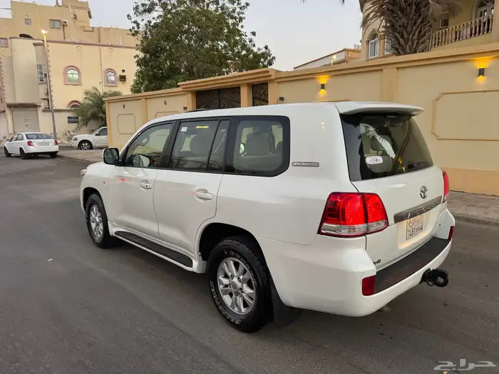 لاندكروزر 2009 فل كامل 8 سلندر 6