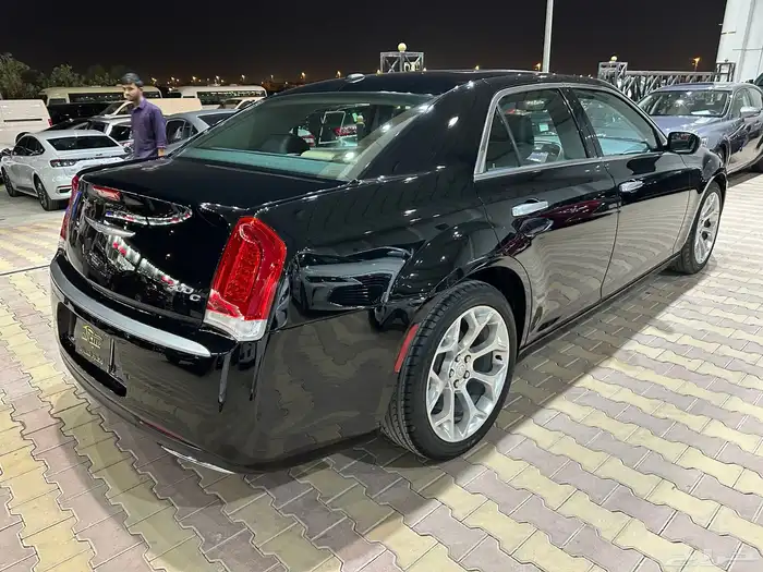 كرايزلر C300 موديل 2018 فل كامل 6 سلندر 23