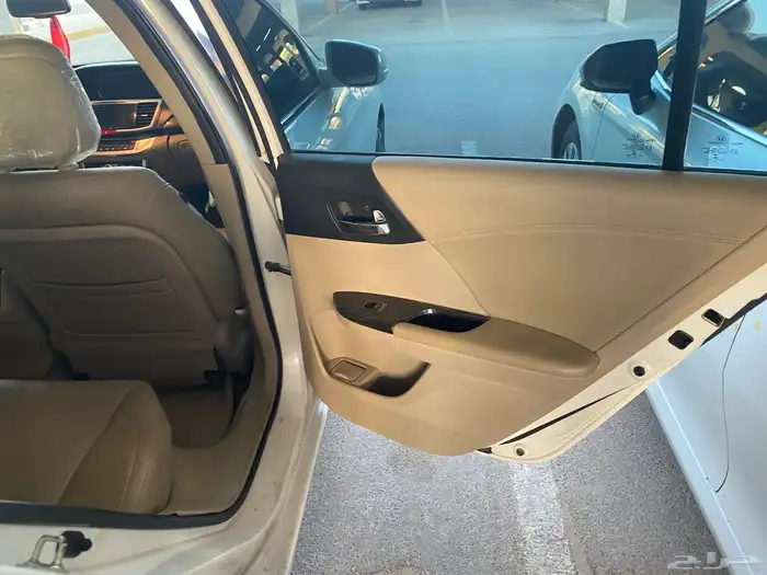 للبيع هوندا اكورد 2014 فل أبشن أعلى فئة 10