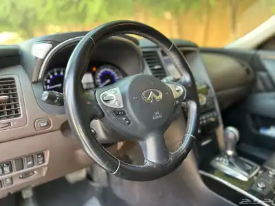 INFINITI QX70 انفنتي نظيف جدا 2019 index