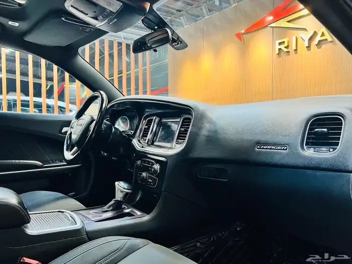 دودج تشارجر 2018 V6 ( بحاله ممتازه) 7