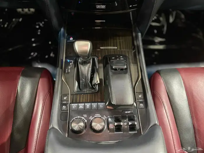 لكزس LX570 2018 فل كامل 18