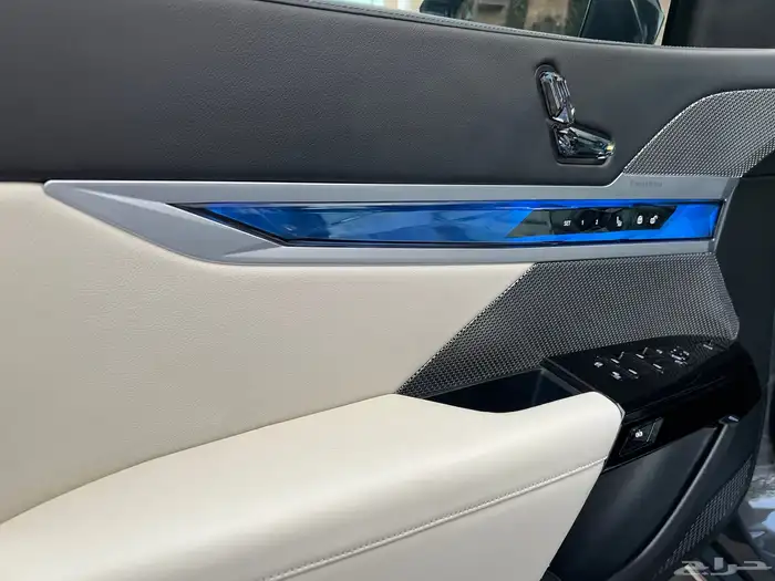 BMW 735Li 2023 ناغي تحت الضمان 24